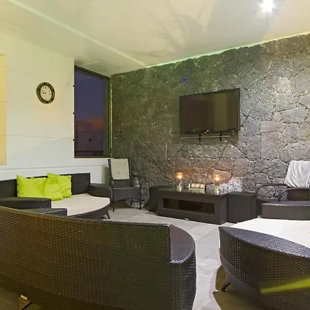Puerto Del Carmen Sleeps 8 Pool Air Con Wifi *
