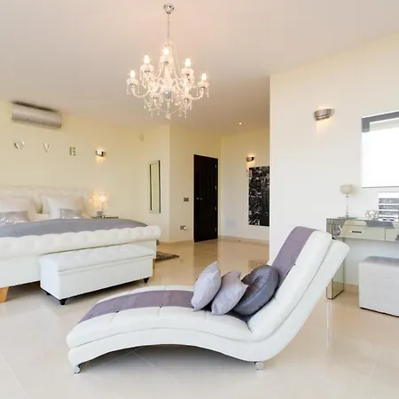 Puerto Del Carmen Sleeps 8 Pool Air Con Wifi Vila *