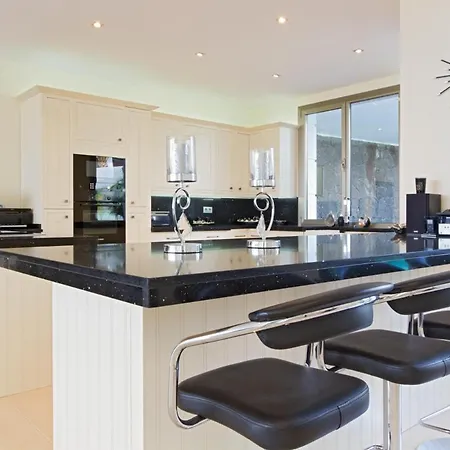Puerto Del Carmen Sleeps 8 Pool Air Con Wifi Villa Puerto del Carmen (Lanzarote)
