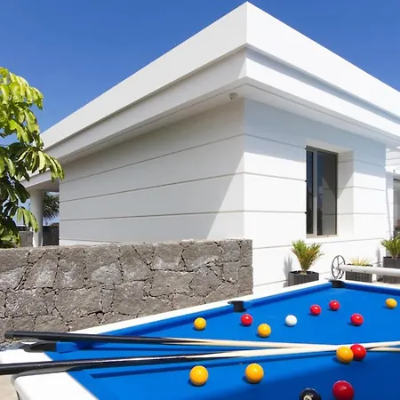 Puerto Del Carmen Sleeps 8 Pool Air Con Wifi Villa