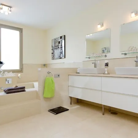 Villa Puerto Del Carmen Sleeps 8 Pool Air Con Wifi Puerto del Carmen (Lanzarote)