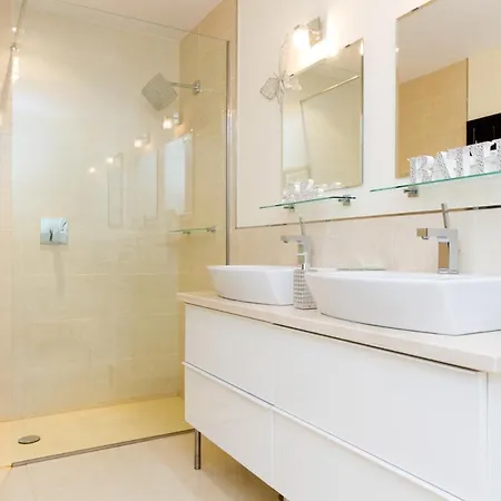 Puerto Del Carmen Sleeps 8 Pool Air Con Wifi Puerto del Carmen (Lanzarote)