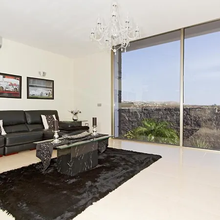 Puerto Del Carmen Sleeps 8 Pool Air Con Wifi * Puerto del Carmen (Lanzarote)